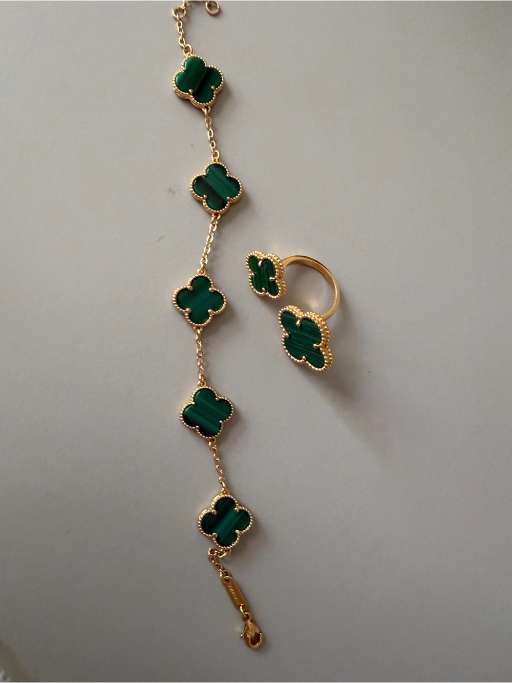 Ring and bracelet set.New no tags